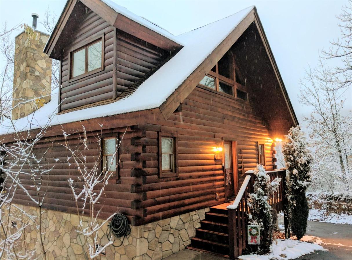 Romantic, Honeymoon Cabin In The Smokies! Gatlinburg Dış mekan fotoğraf