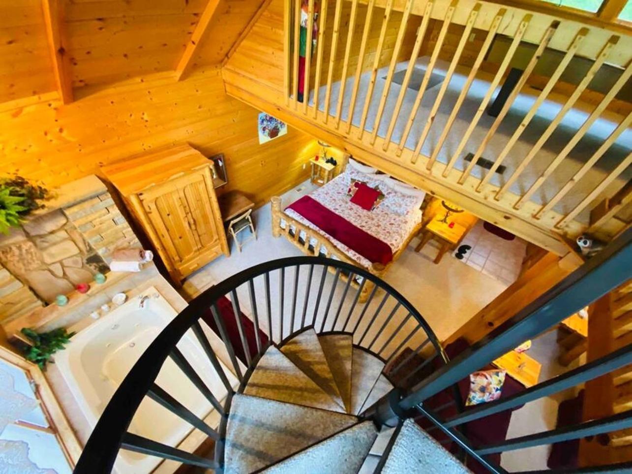 Romantic, Honeymoon Cabin In The Smokies! Gatlinburg Dış mekan fotoğraf