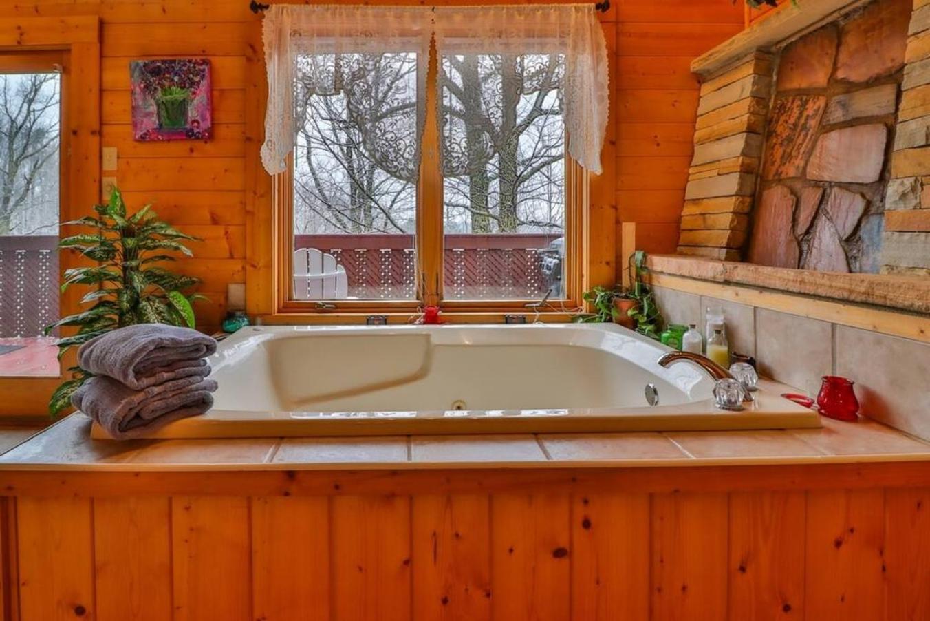 Romantic, Honeymoon Cabin In The Smokies! Gatlinburg Dış mekan fotoğraf