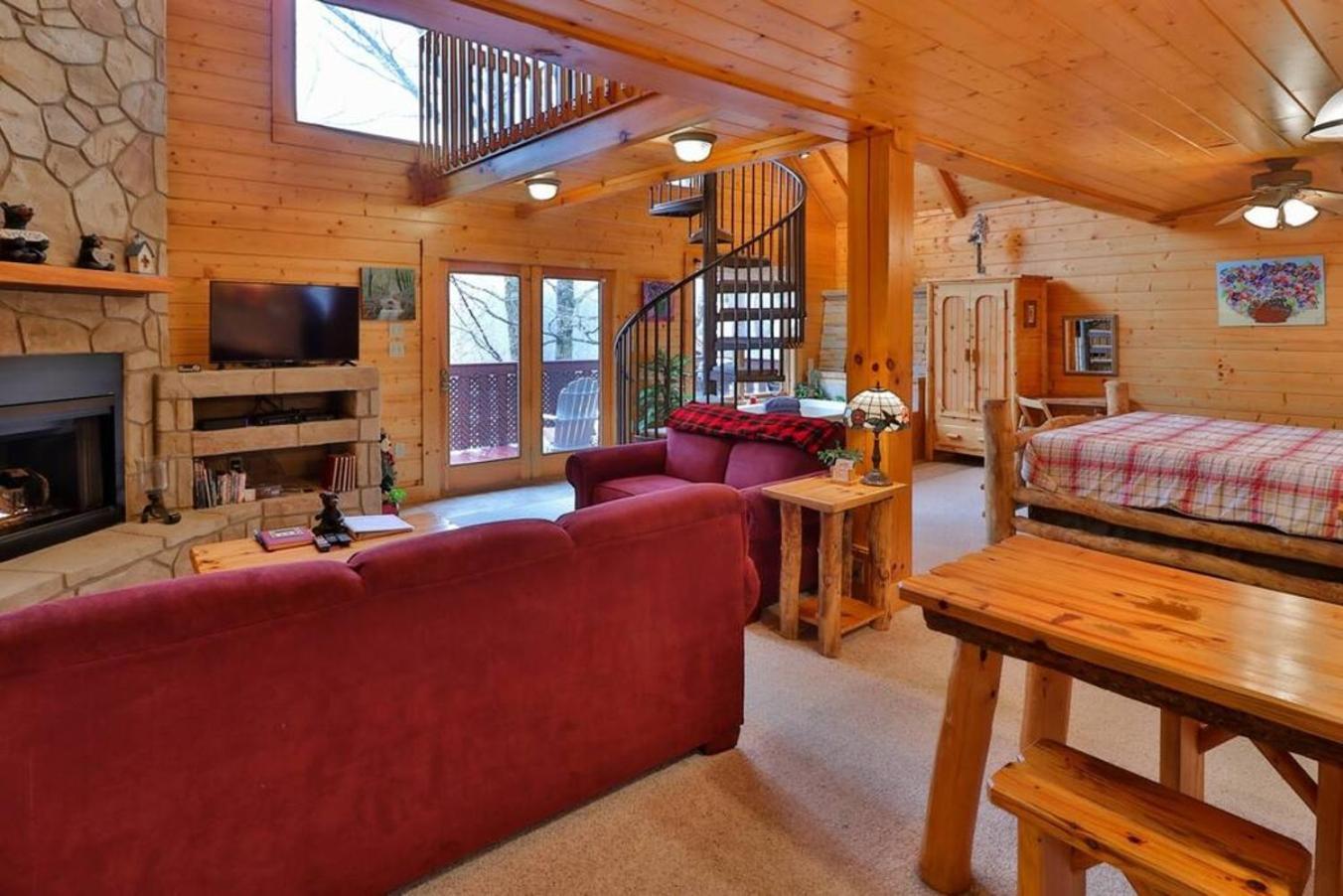 Romantic, Honeymoon Cabin In The Smokies! Gatlinburg Dış mekan fotoğraf