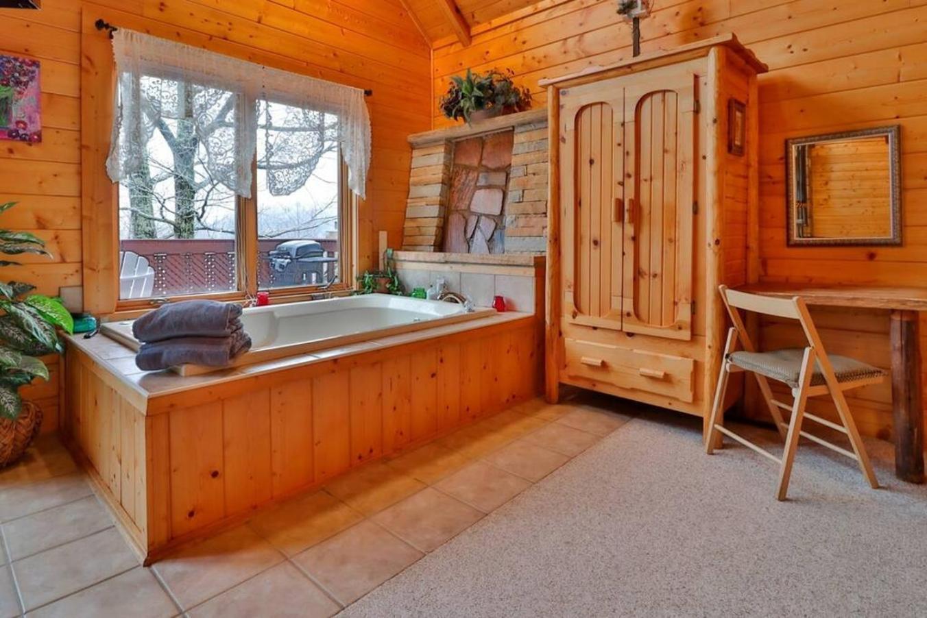 Romantic, Honeymoon Cabin In The Smokies! Gatlinburg Dış mekan fotoğraf