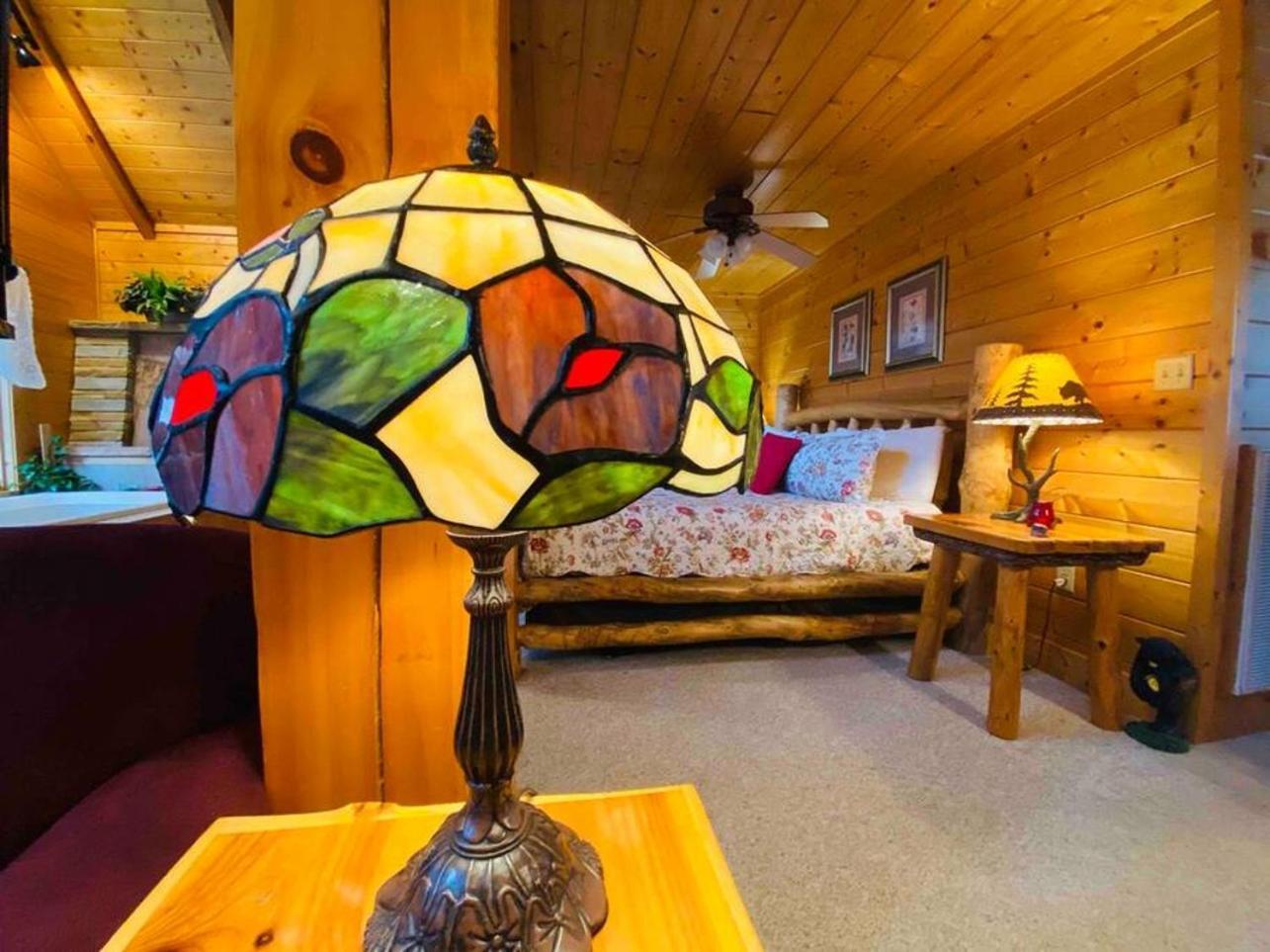 Romantic, Honeymoon Cabin In The Smokies! Gatlinburg Dış mekan fotoğraf